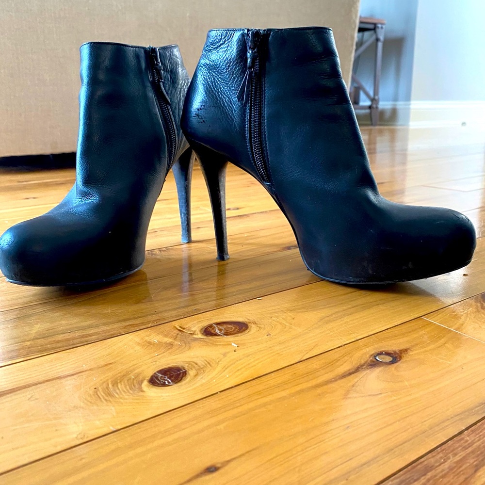 Stuart Weitzman Ankle Boots